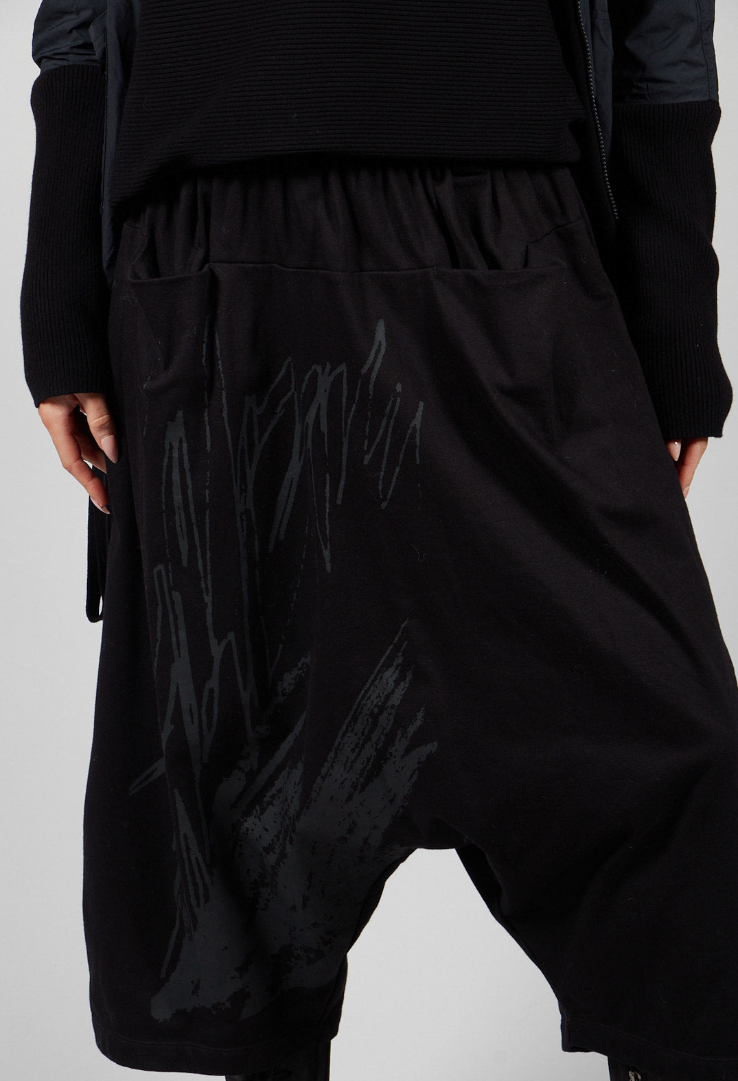 Cropped Jersey Trousers in Black