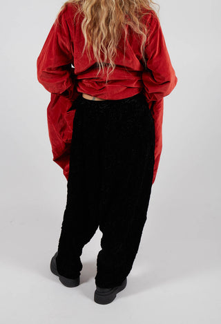 Besitzkraft Trousers in Kaviar Black