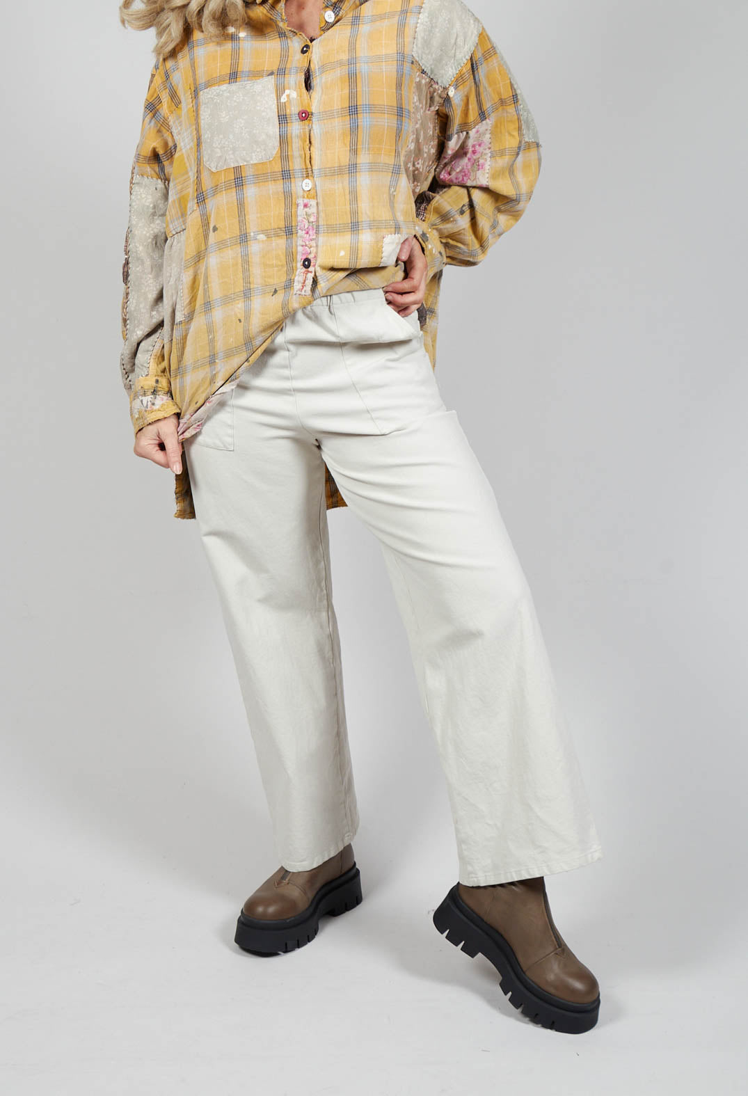 Kafallt Trousers in Gefuhl Beige