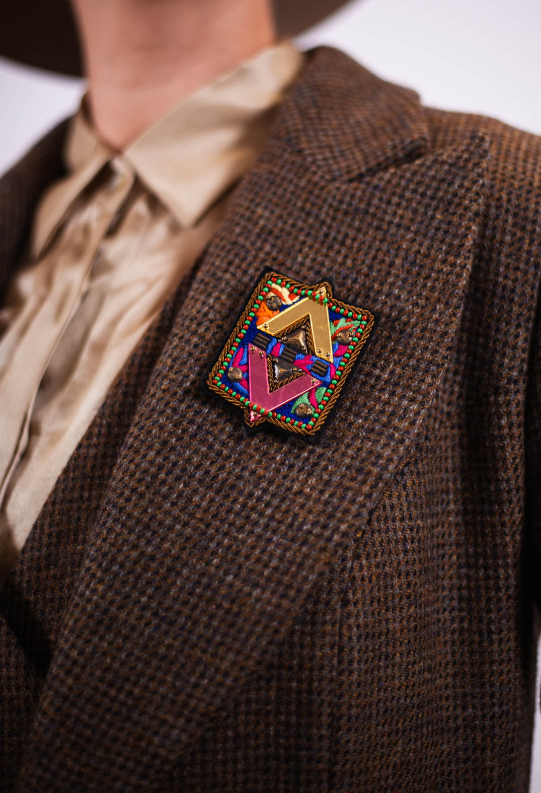 Elemente Brooch in Gold