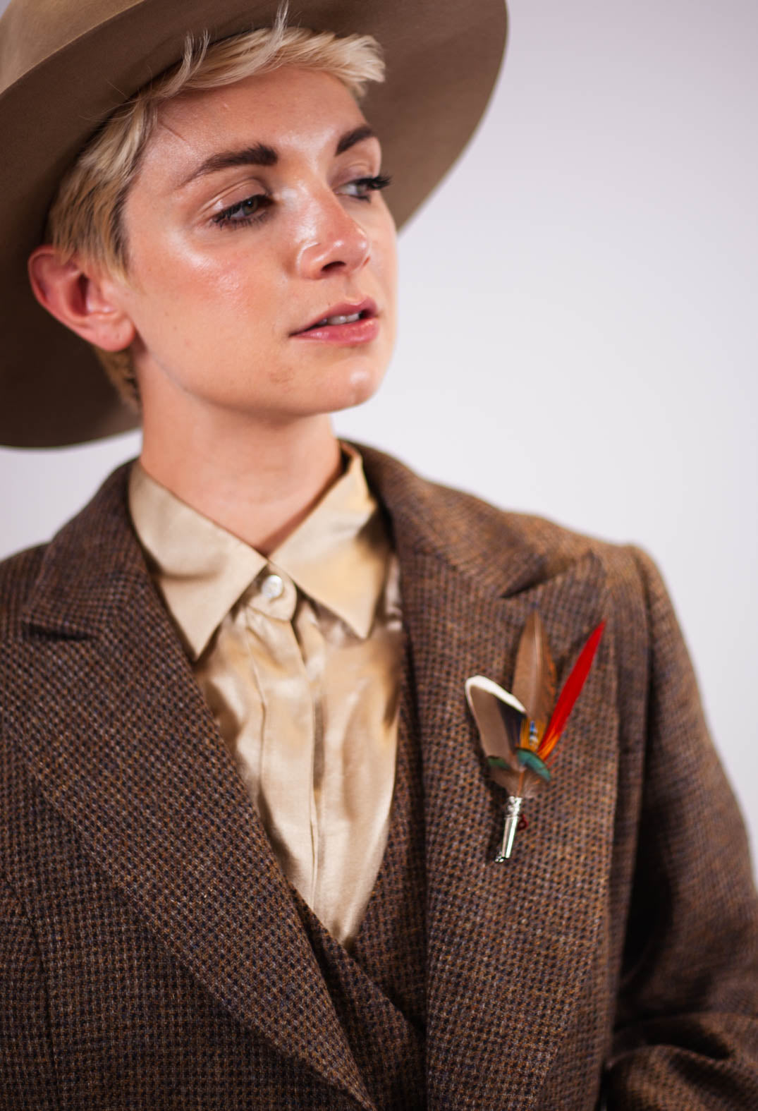 Pencil Brooch in Brown and Red