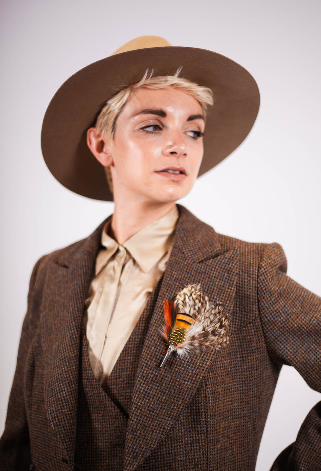 Loose Brooch in Yellow and Green