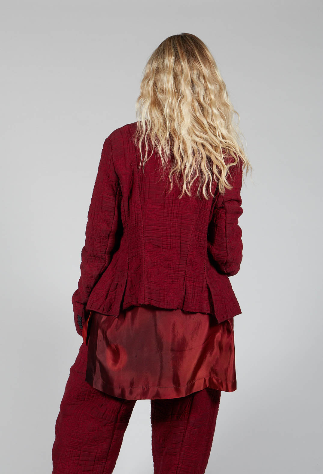 Collarless Liner Cropped Bound Jacket in Blood