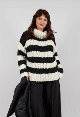 Ava Sweater in Black and White