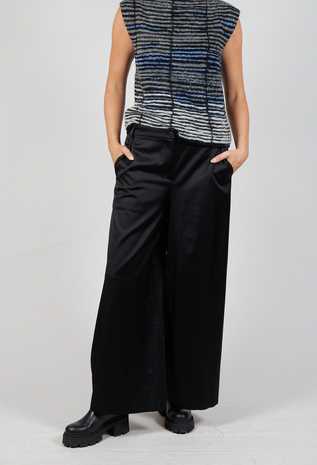 Wide Leg Trousers in Black