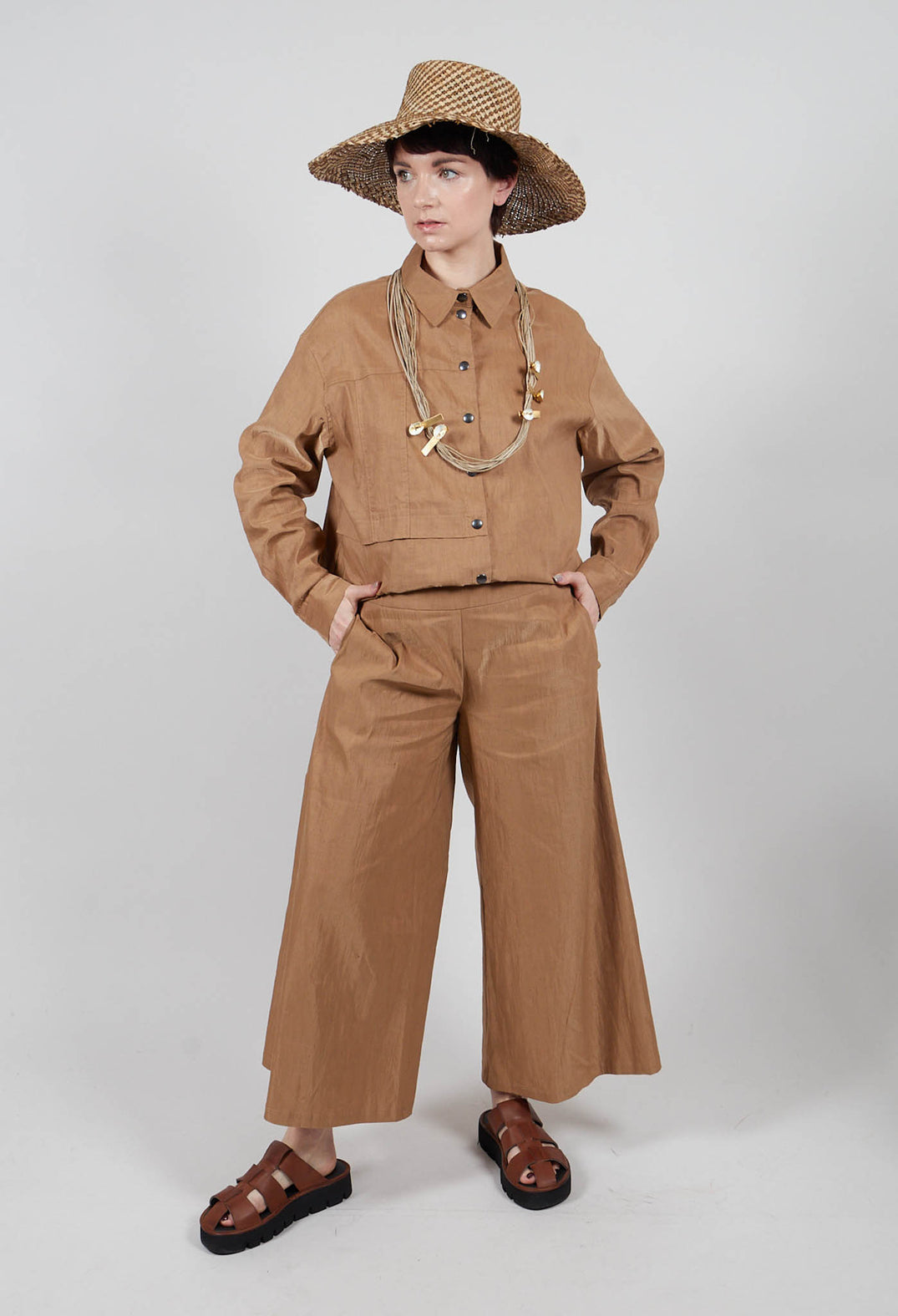 Vanessa Trousers in Beige