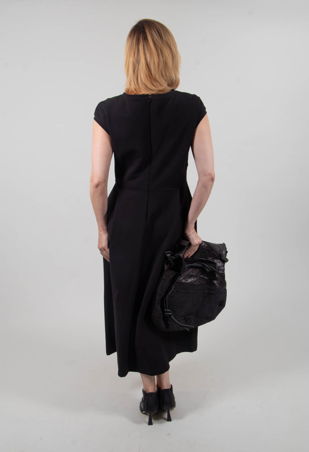 Dress Anda In Black
