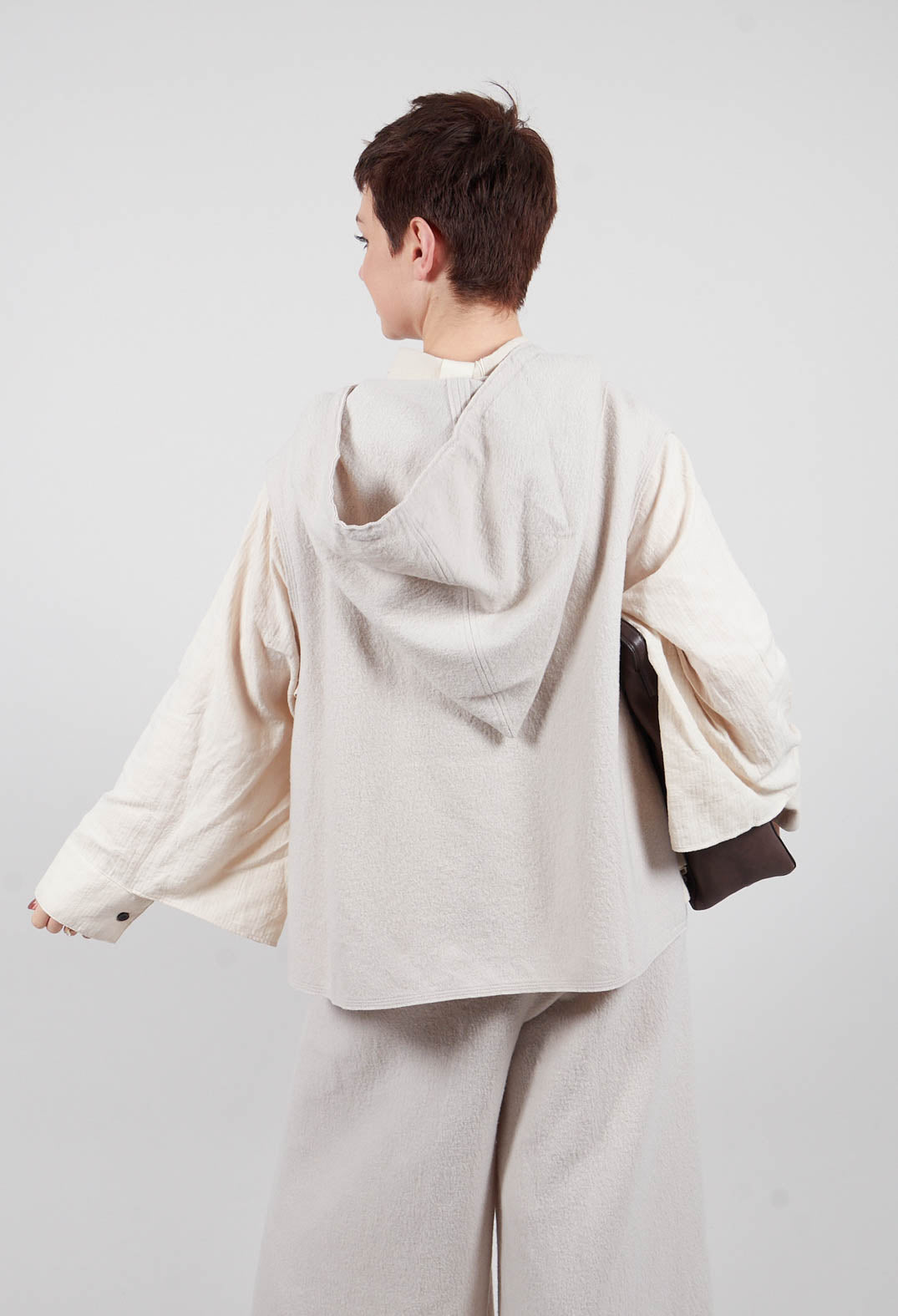 Sleeveless Hooded Vest in Off White