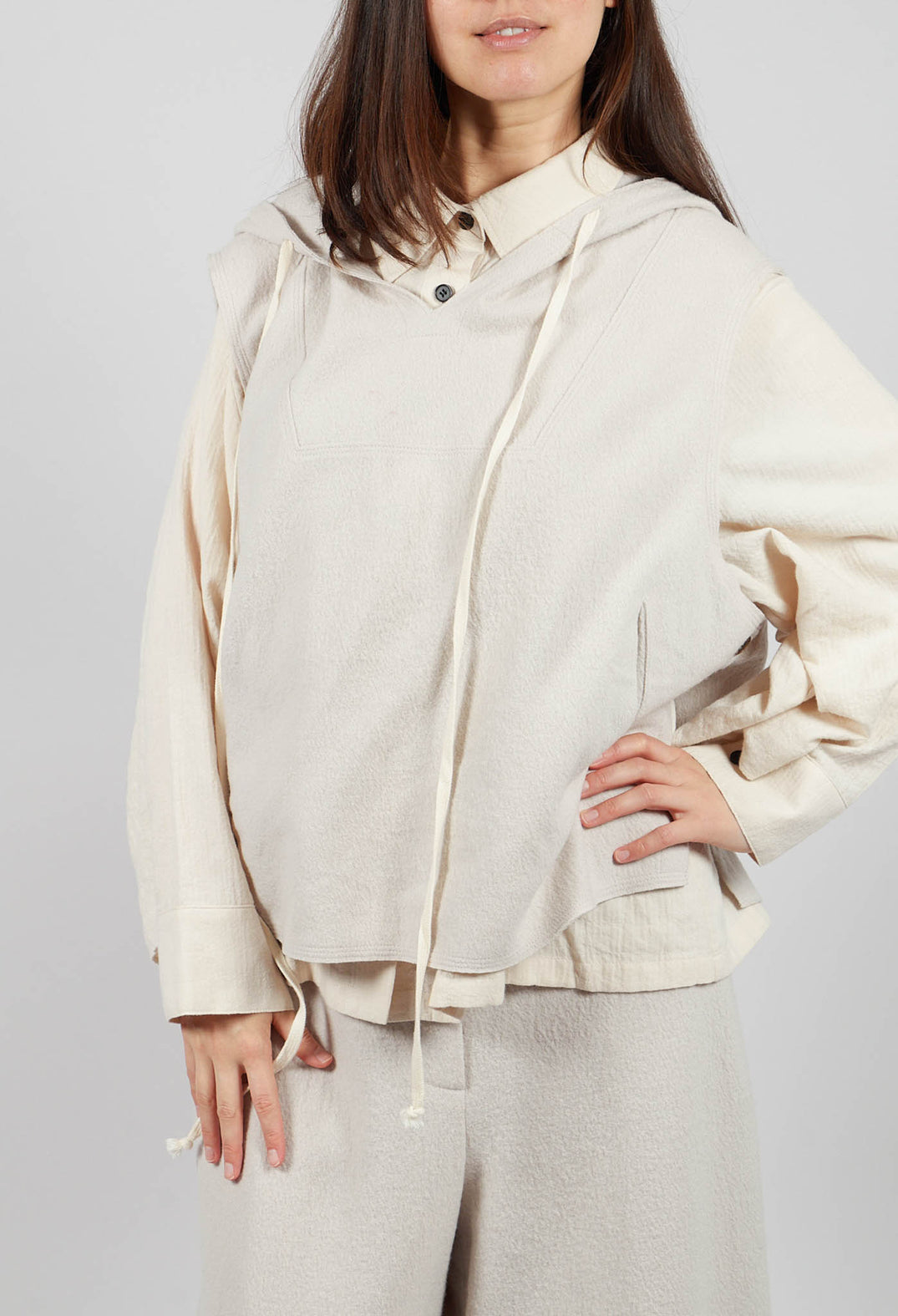 Sleeveless Basics Vest in Off White