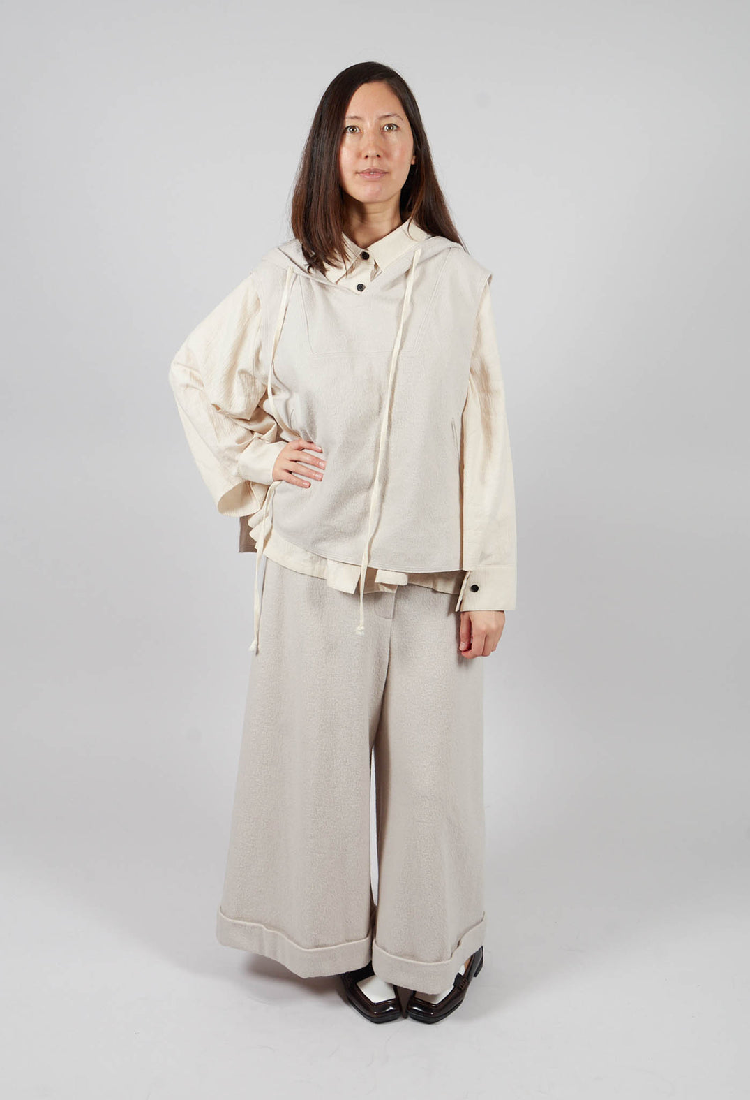 Sleeveless Basics Vest in Off White