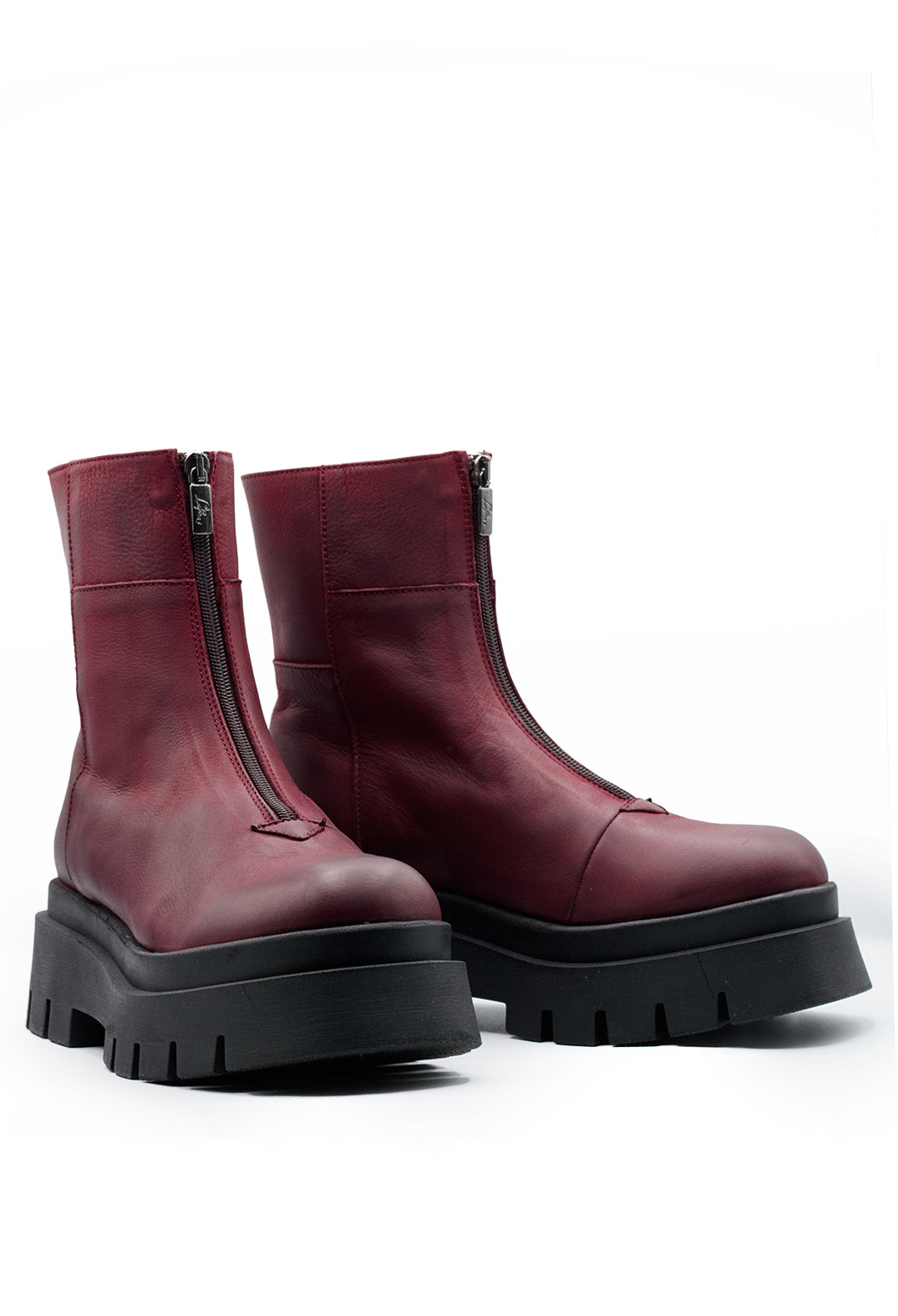Boots With Front Zip in Gasoline Rubino