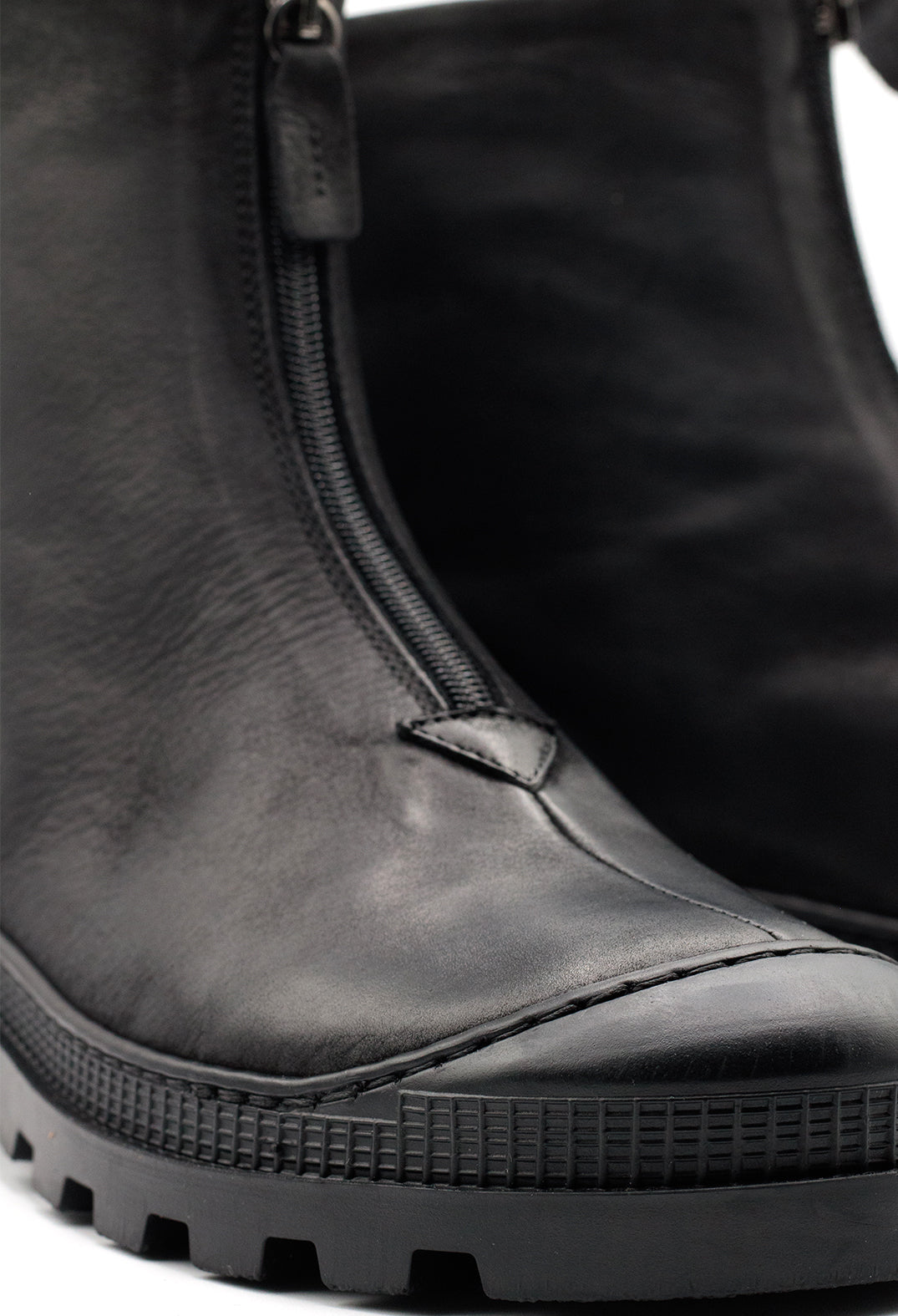 Zip Up Leather Boots in Gasoline Nero