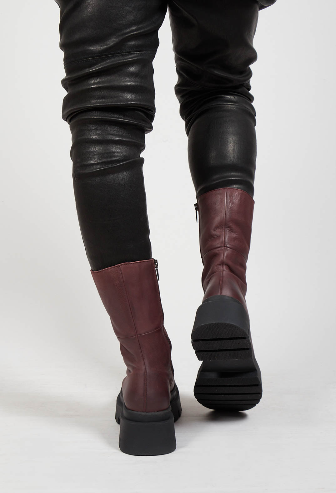 Front Lace Up Boots in Gasoline Melanzana