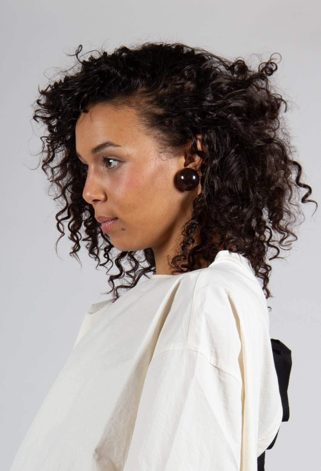 1/2 Boule Earrings in Brown