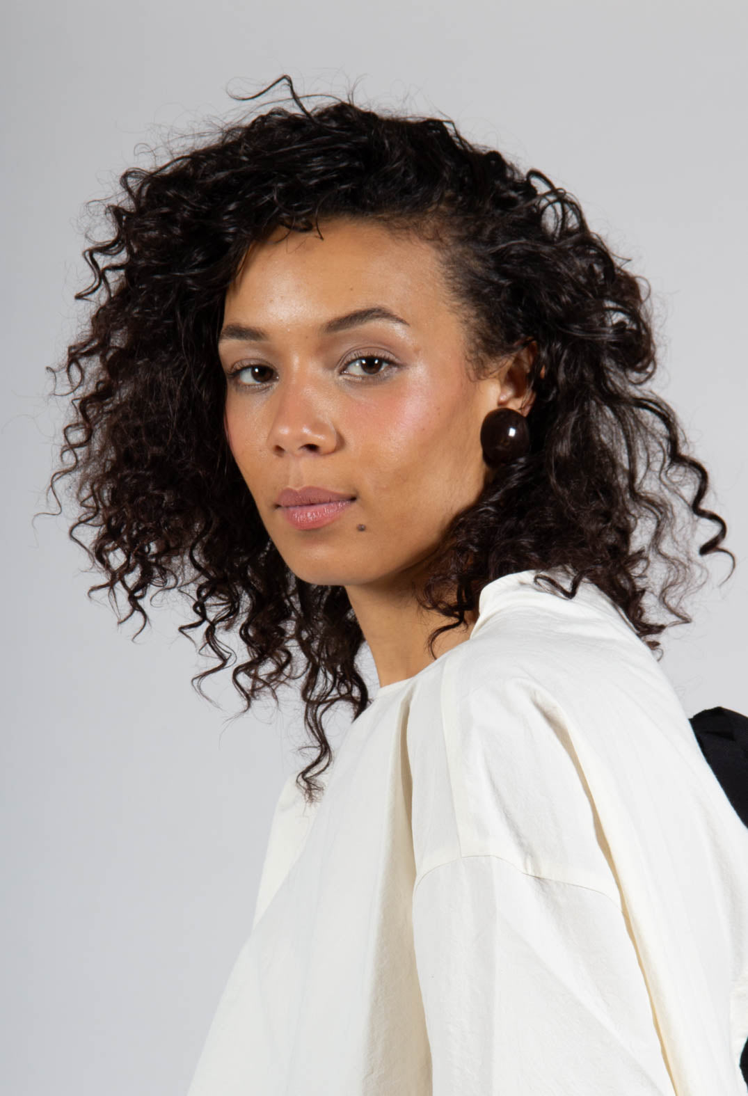 1/2 Boule Earrings in Brown