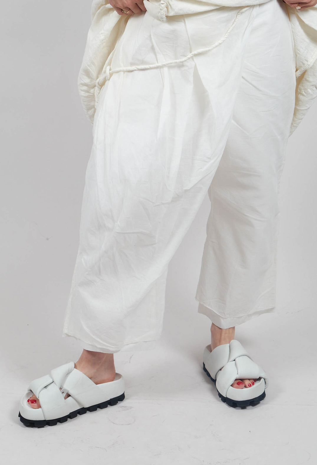 Tie-Waist Trousers in Callas 10% Stiff