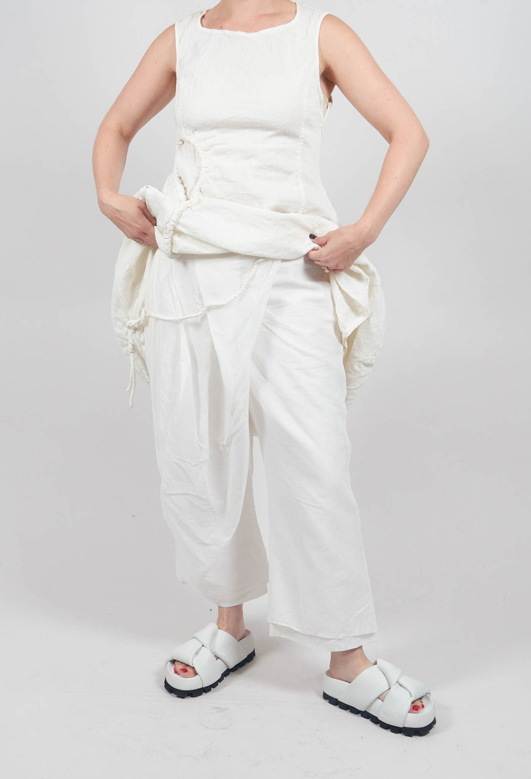 Tie-Waist Trousers in Callas 10% Stiff