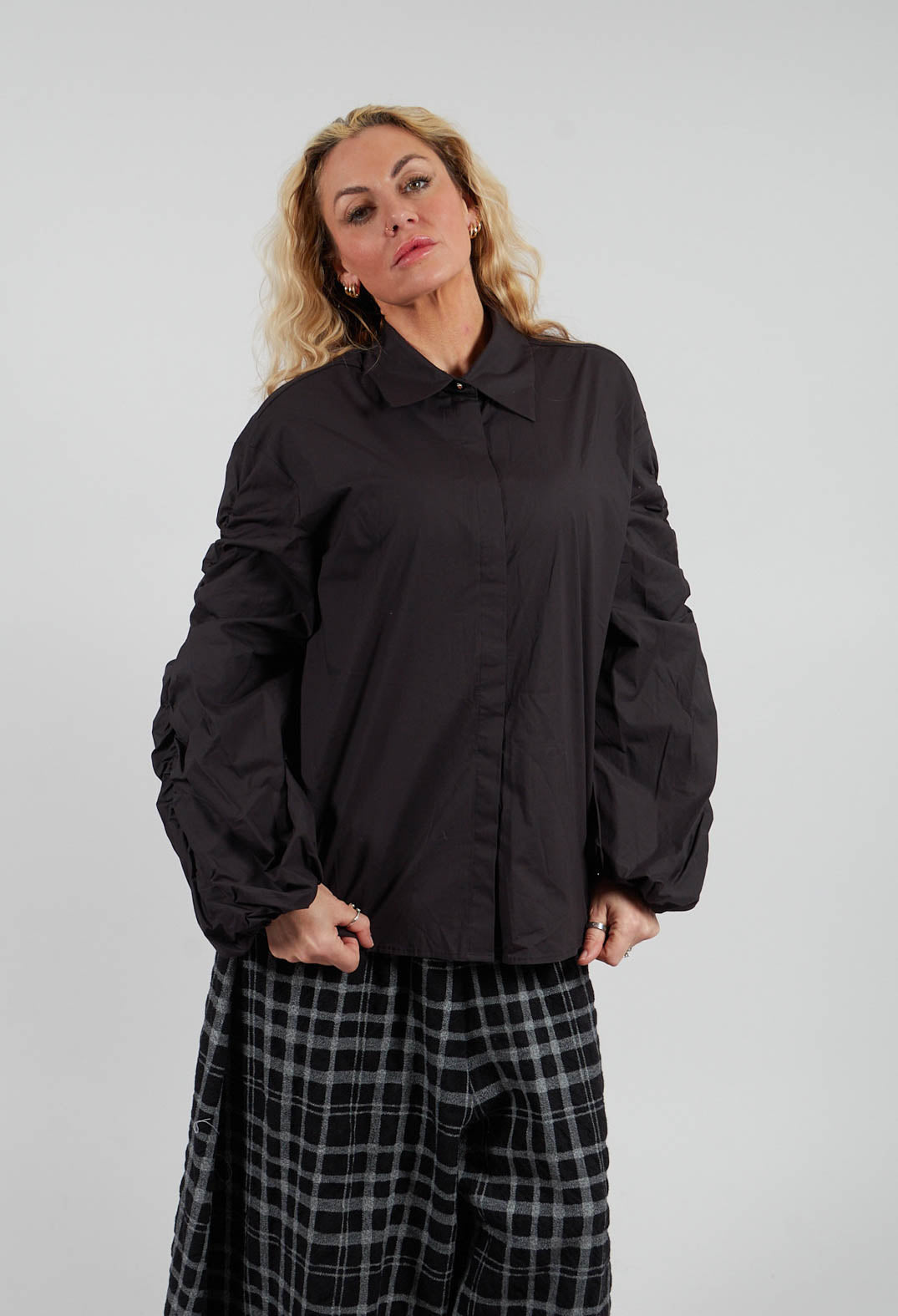 Bubble Sleeve Shirt in Summer Black