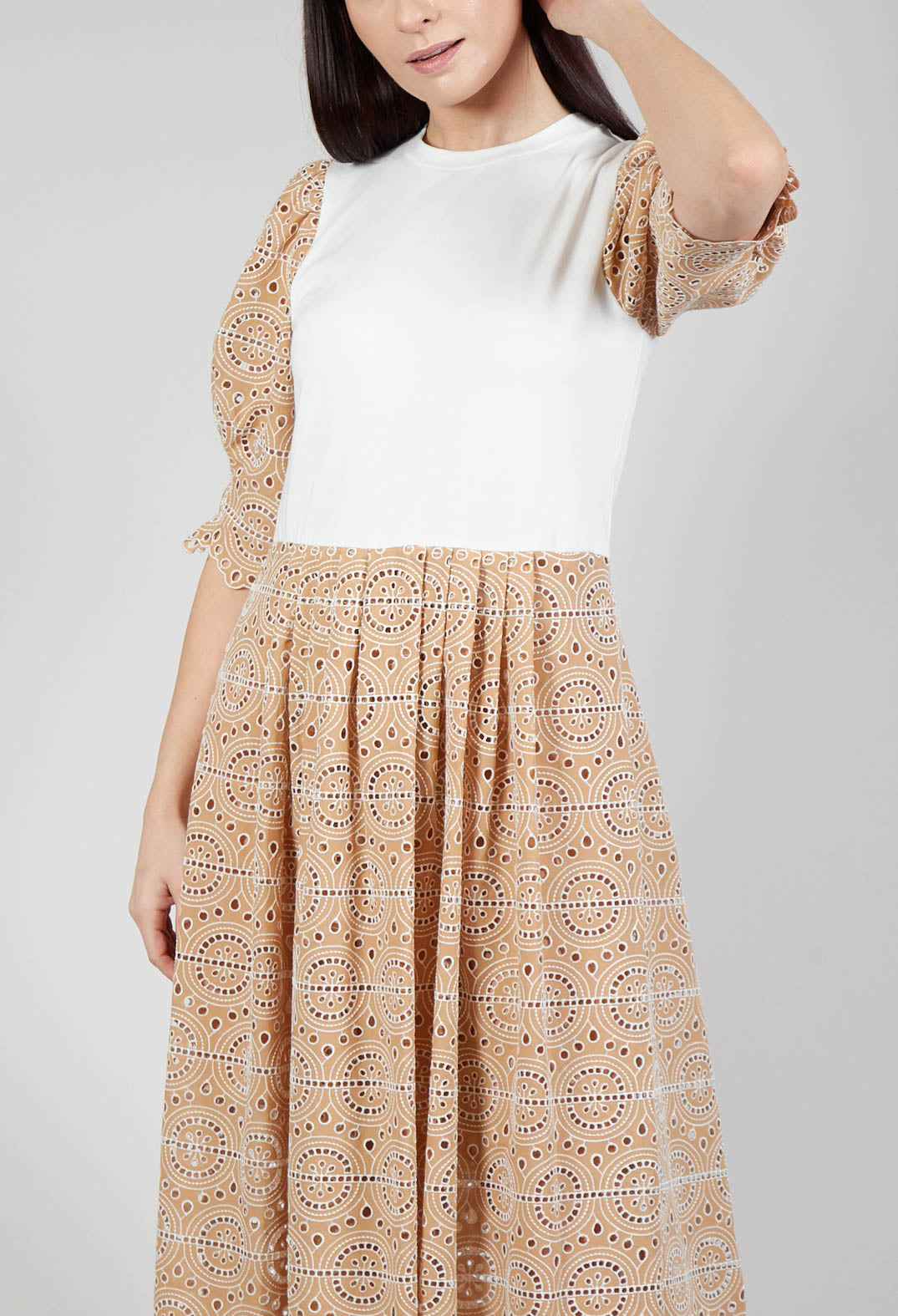 Lace Dress in Sabbia