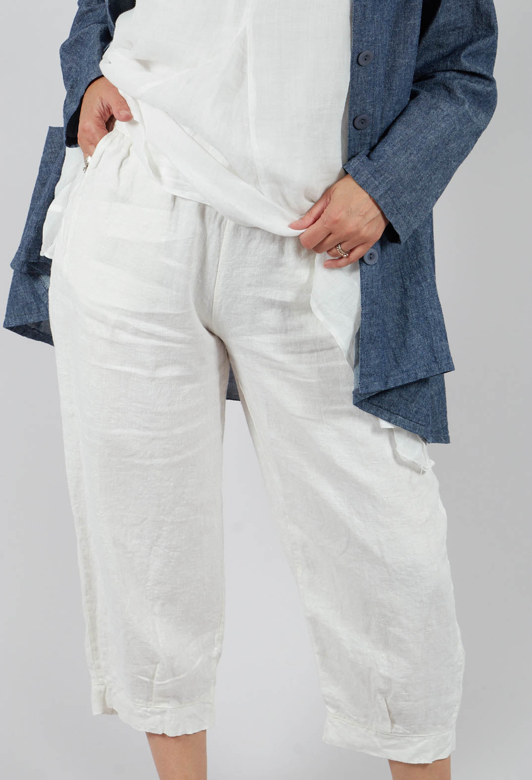 Wide Leg Turn Up Trousers in Off-White