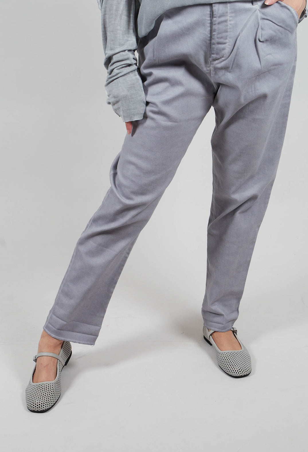 Jean Trousers in Original Lilac Grey