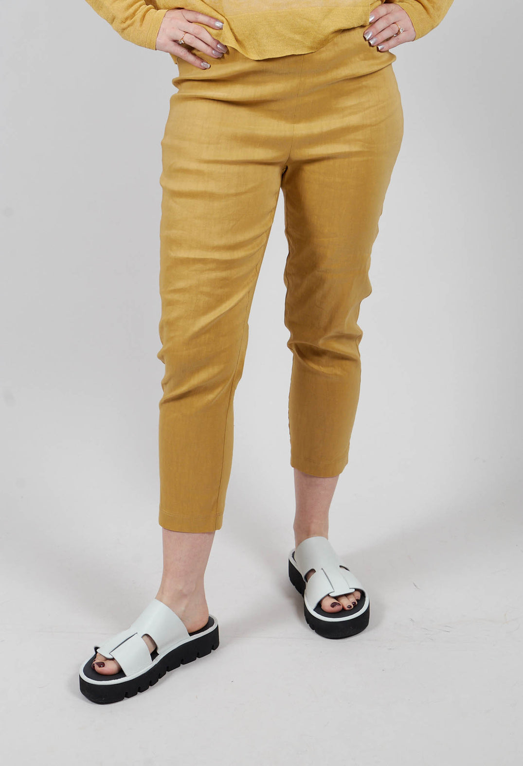 Straight Leggings in Mustard