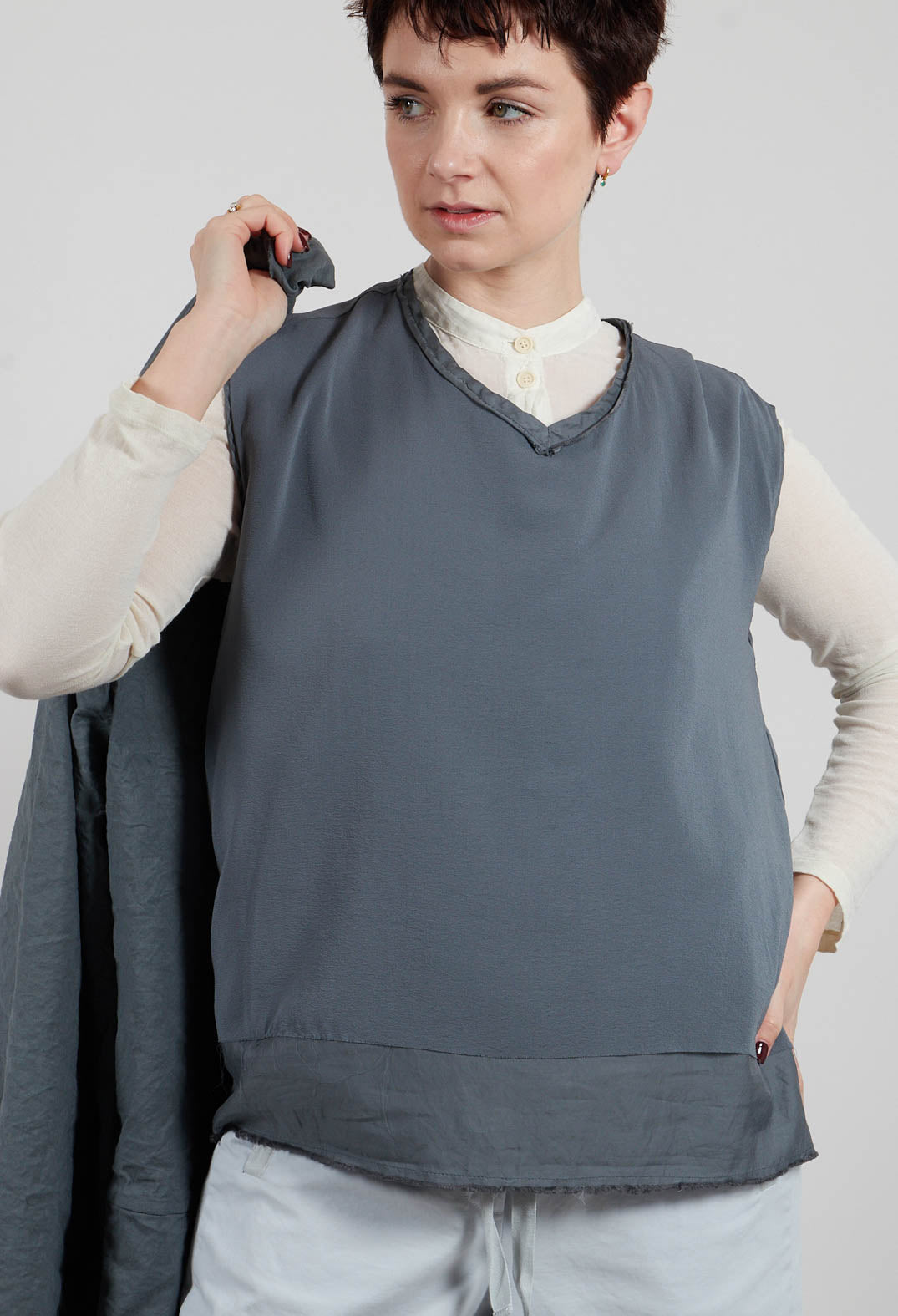 Silk Vest Top in Asfalto