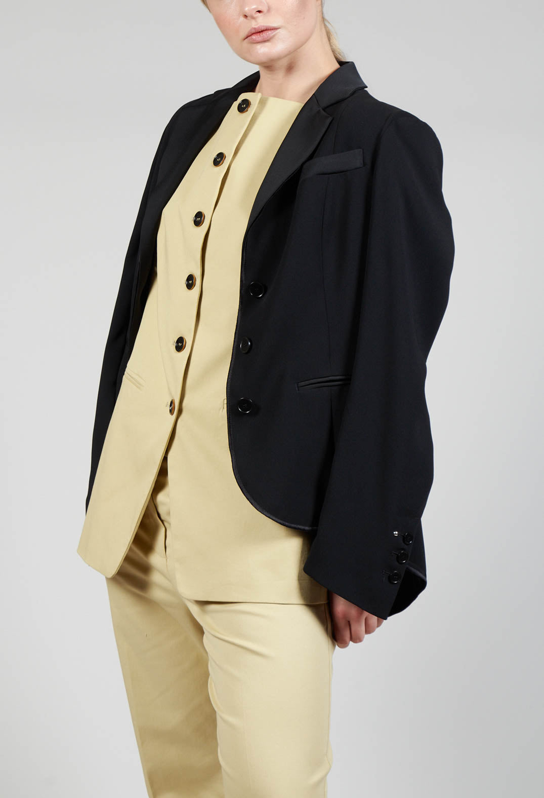 Liaison Jacket in Black