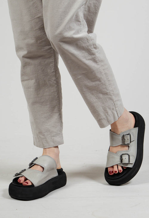 Sliders with Double Strap in Gasoline Perla Akoya