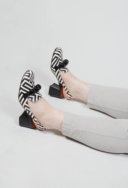 Moby Slingback Heel in Black and White