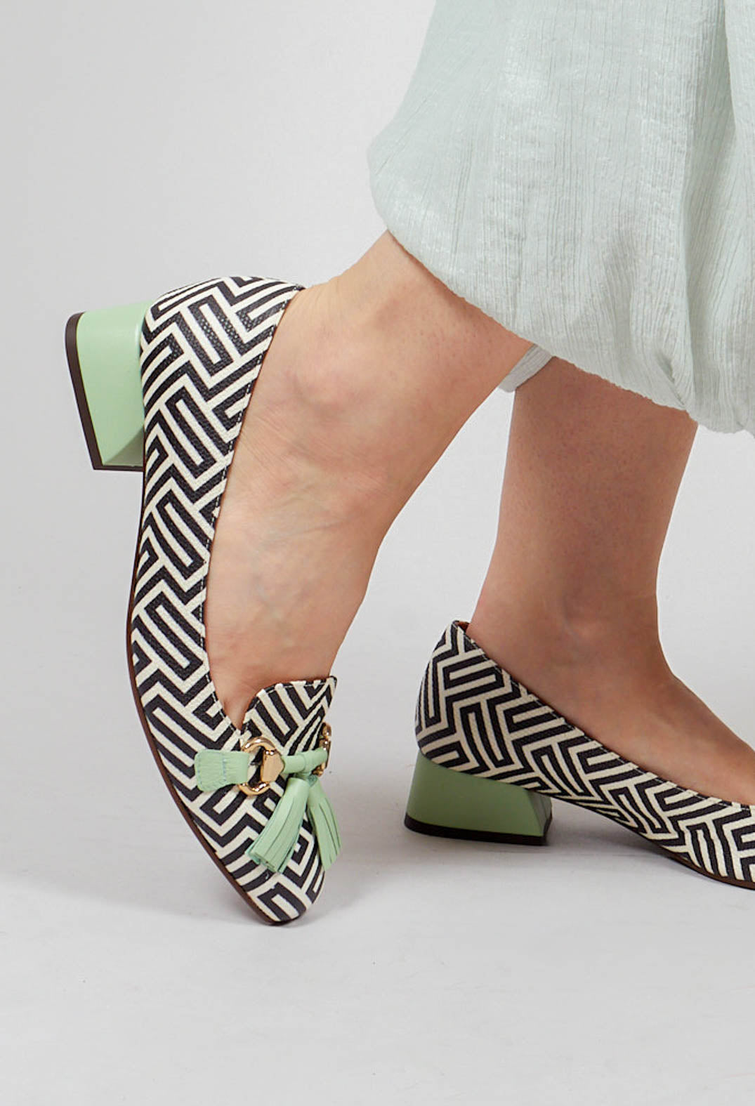 Hetus Shoe with Tassle Embelishment in Green Black and White