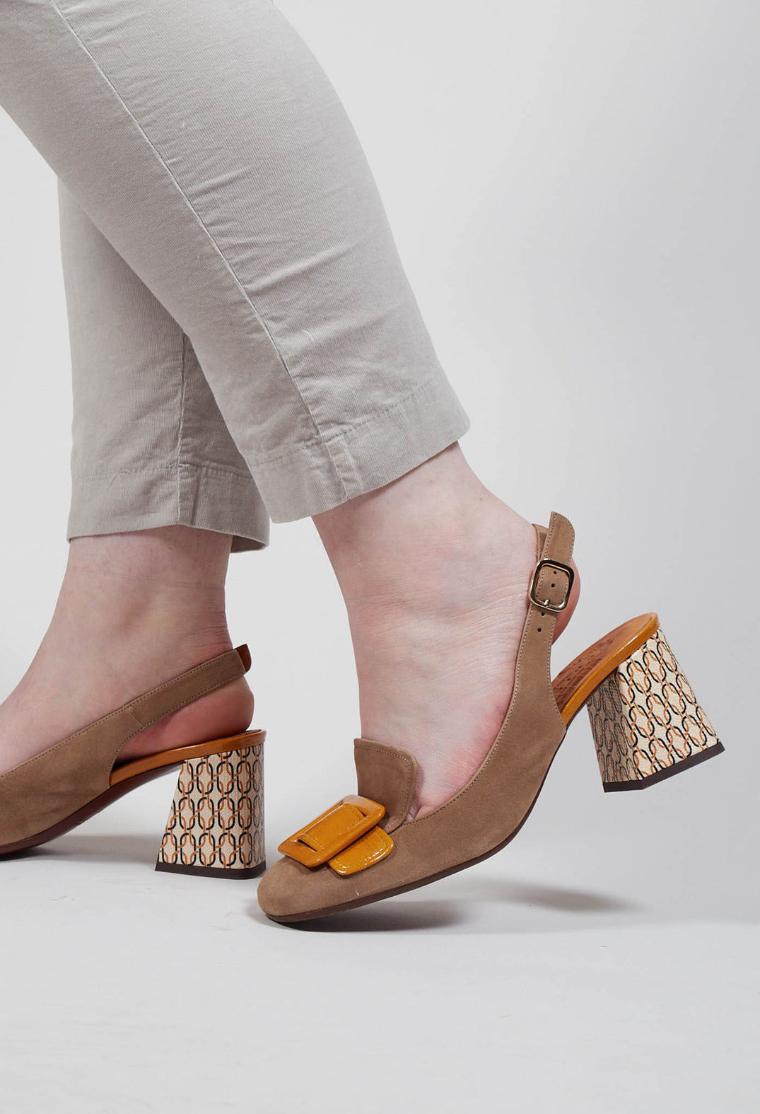 Suzan Heel in Ocre Brown