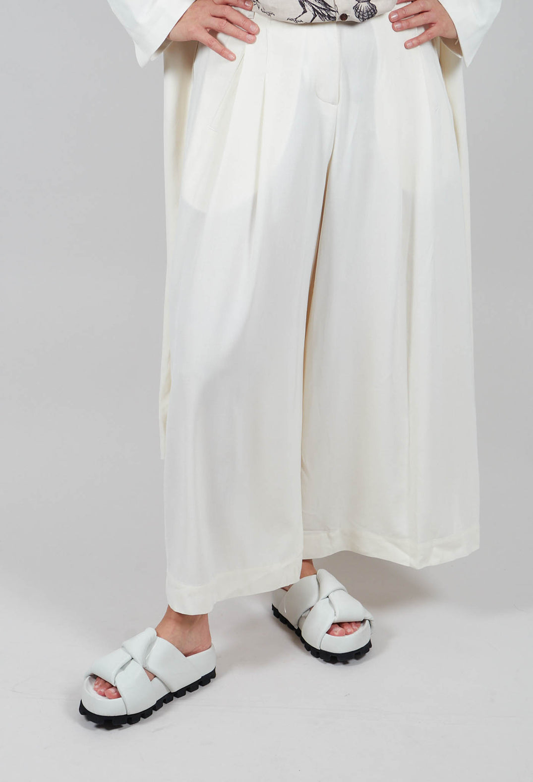 Wide Cropped Trousers in White