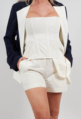 Shorts in Milk