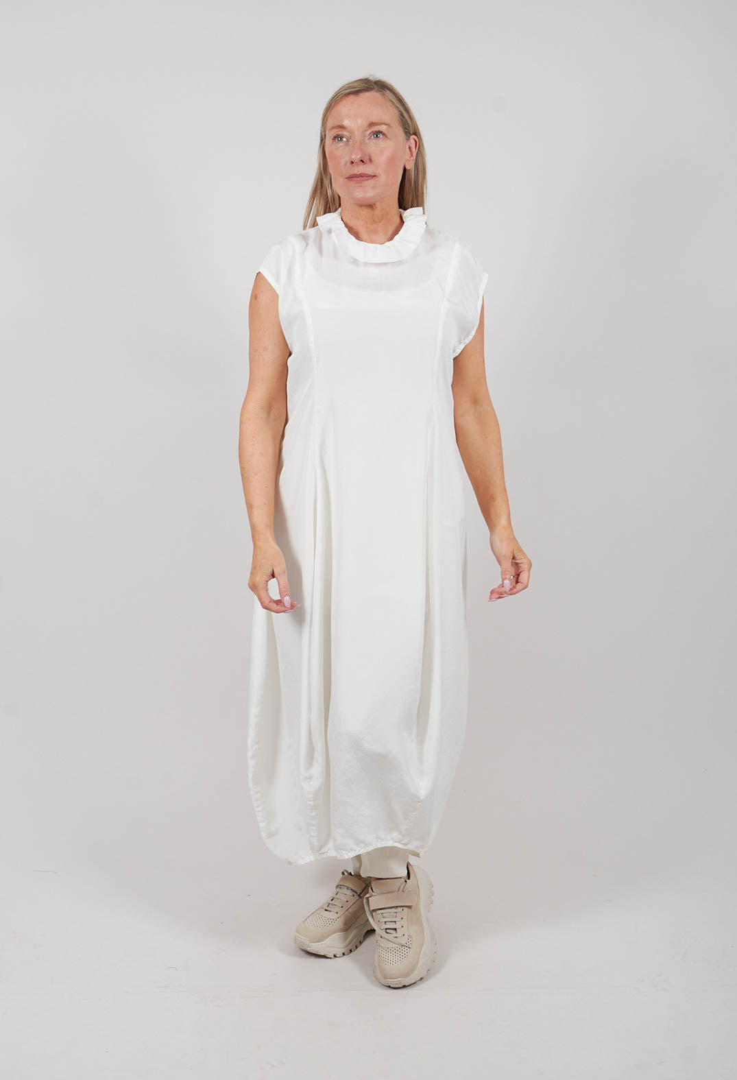 Jahrest Dress in Schnee