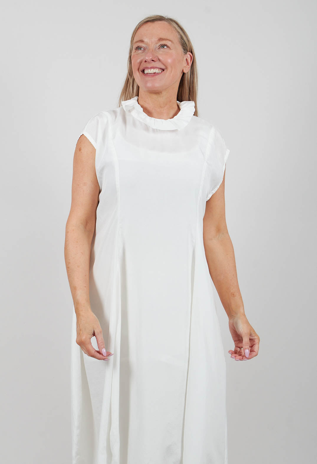 Jahrest Dress in Schnee
