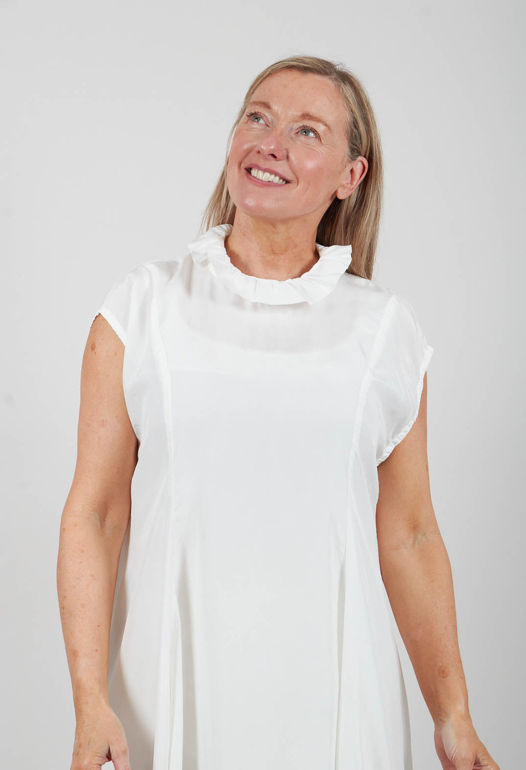Jahrest Dress in Schnee