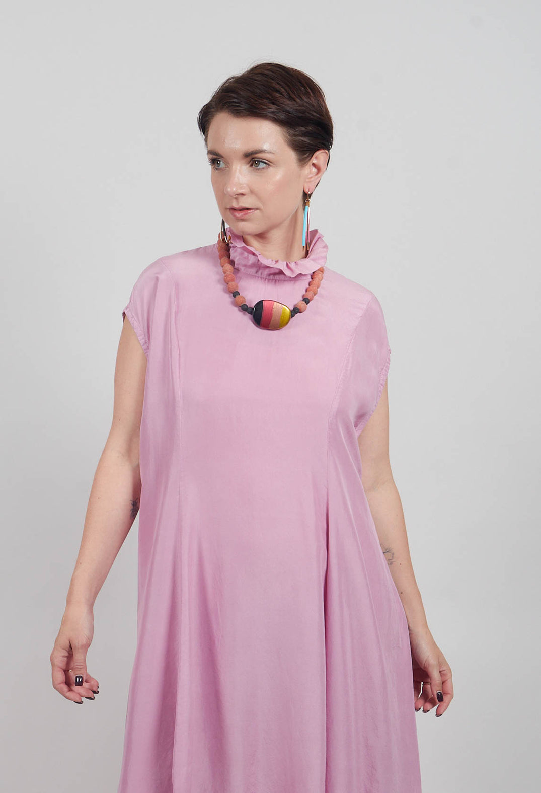 Jahrest Dress in Perlmutt