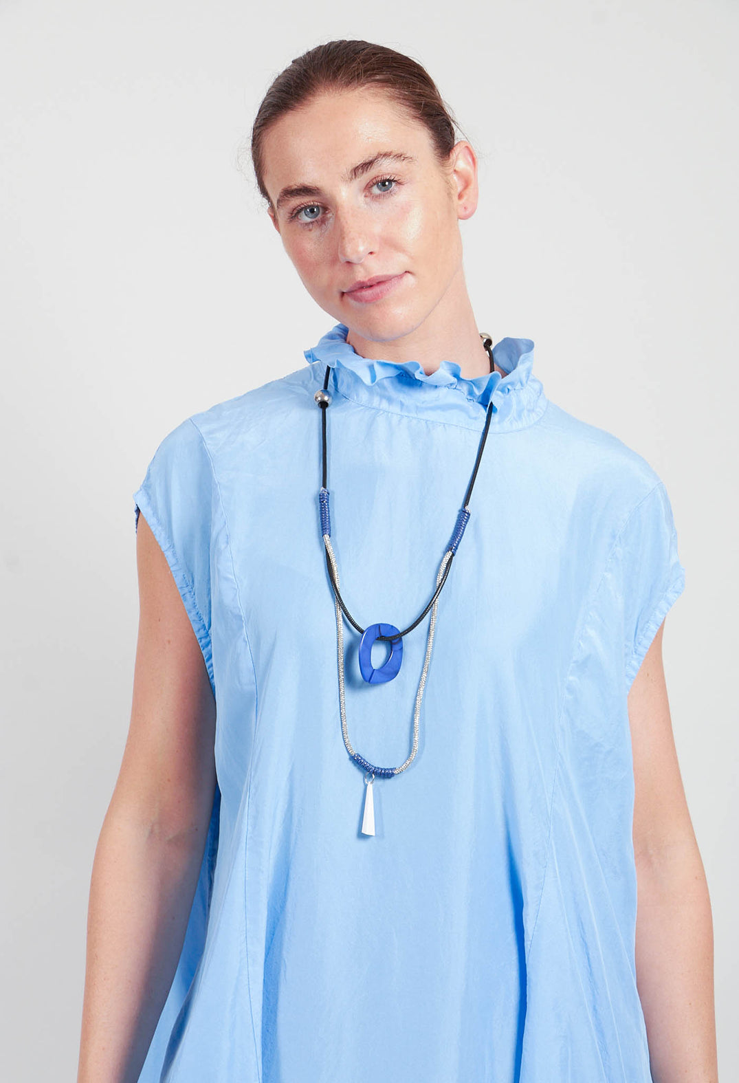 Jahrest Dress in Steinblau
