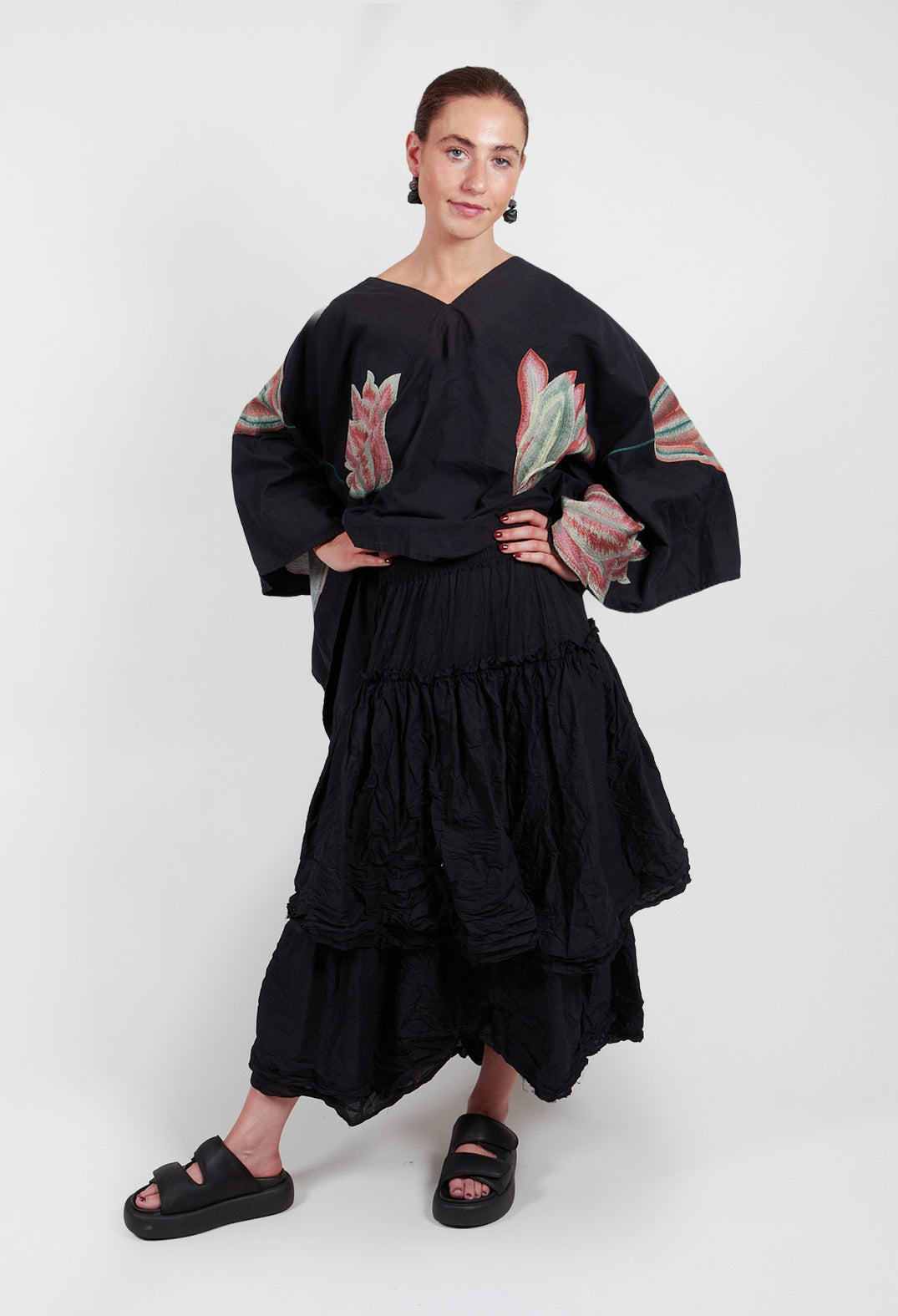 Daisiste Tunic in Kaviar Black