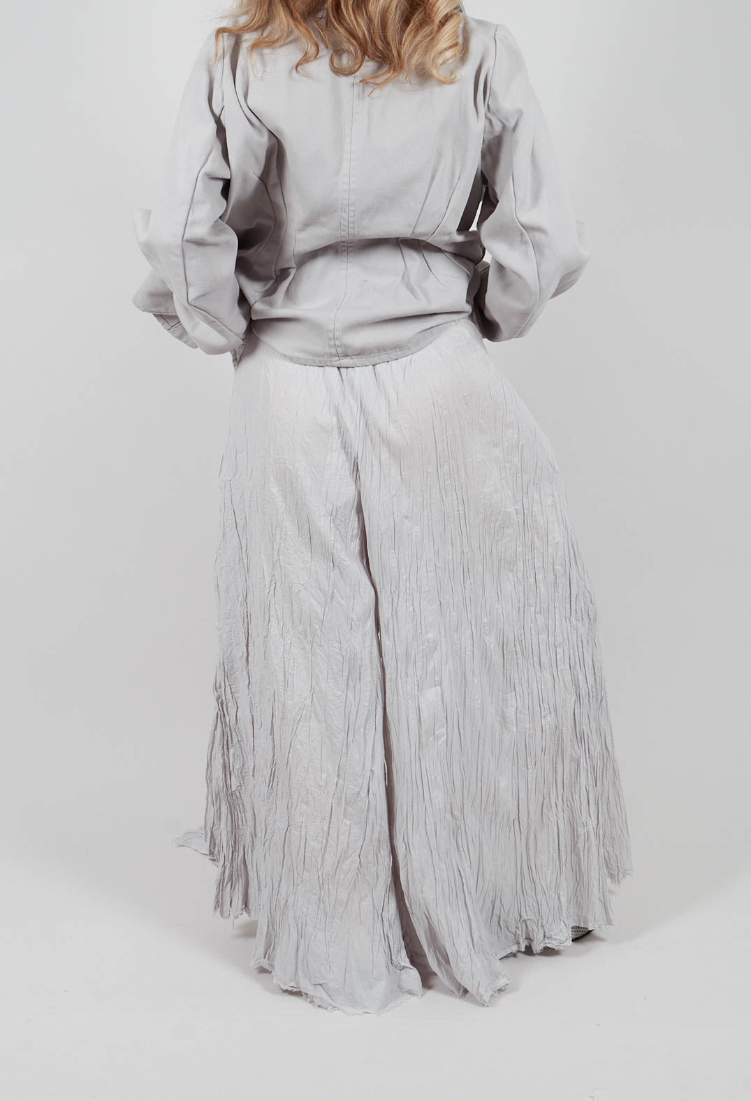 Bluhtextil Trousers in Pilz