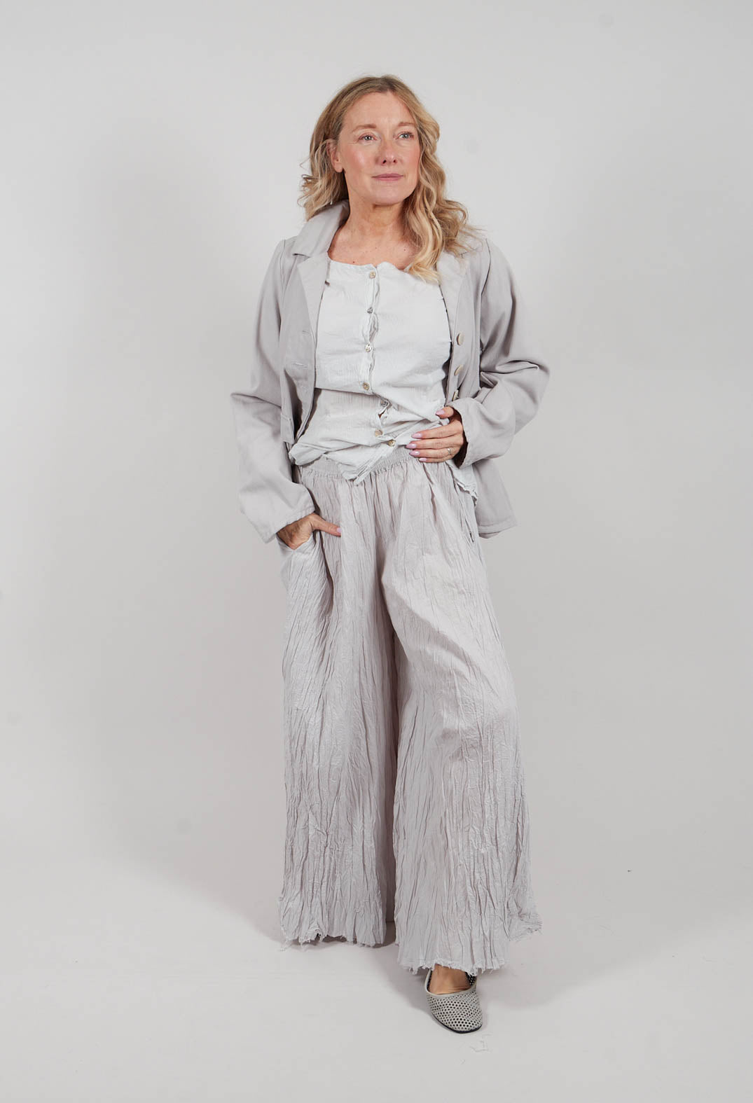 Bluhtextil Trousers in Pilz