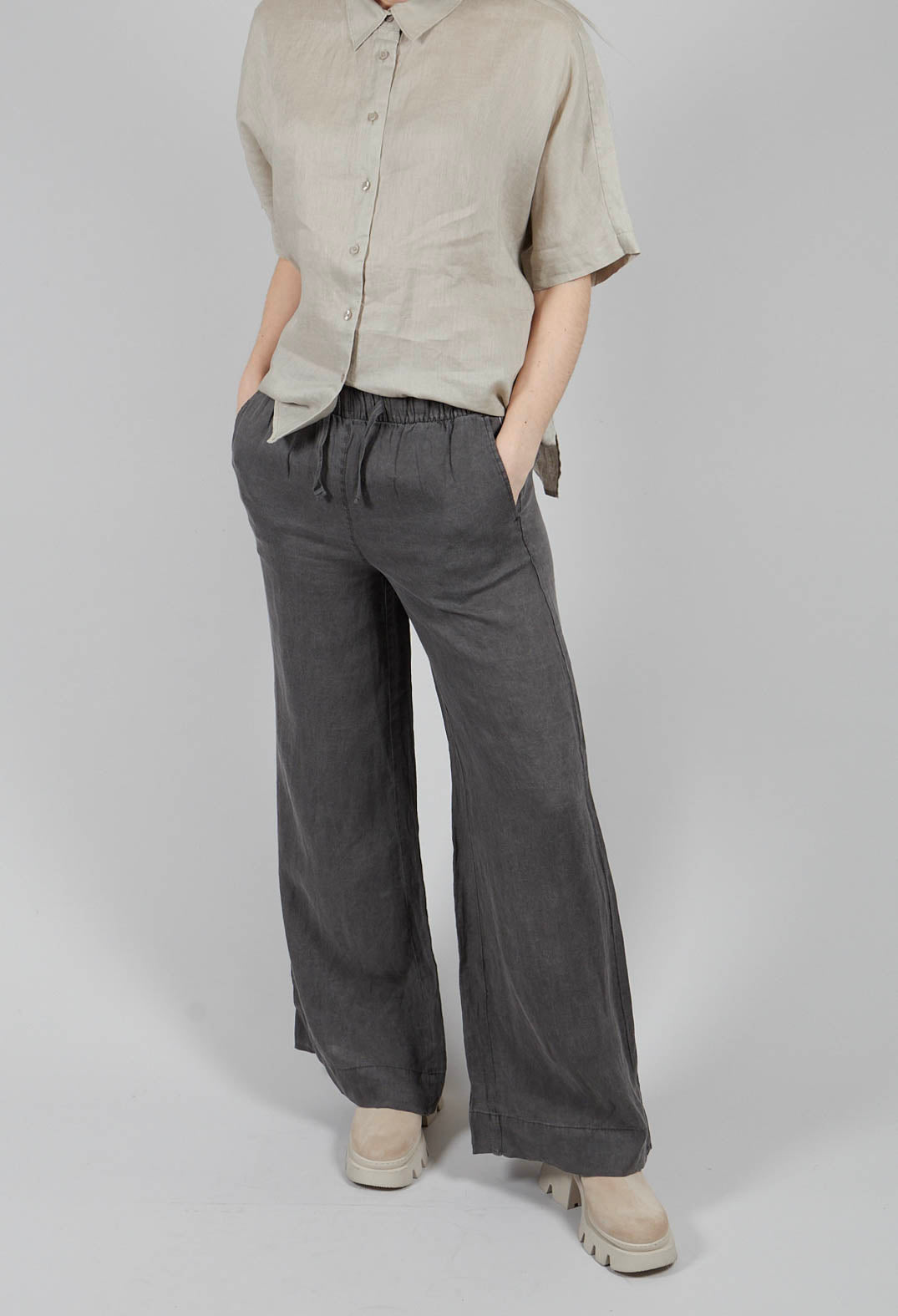 Mosaalf Pants in Charcoal