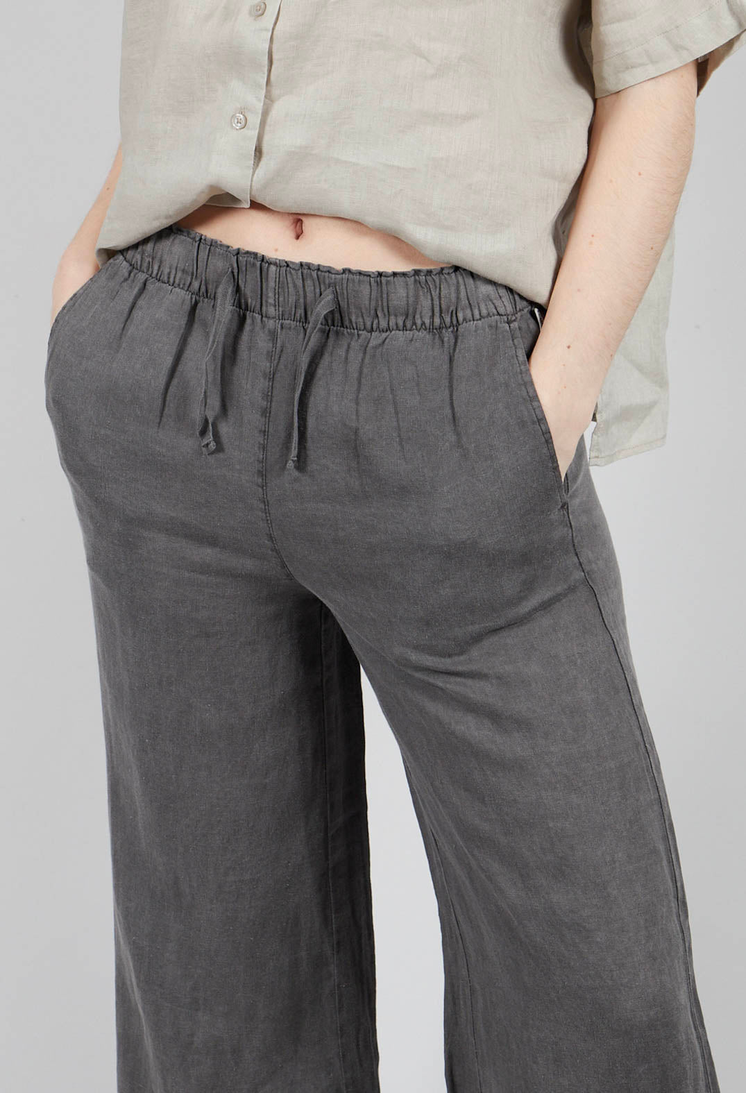 Mosaalf Pants in Charcoal