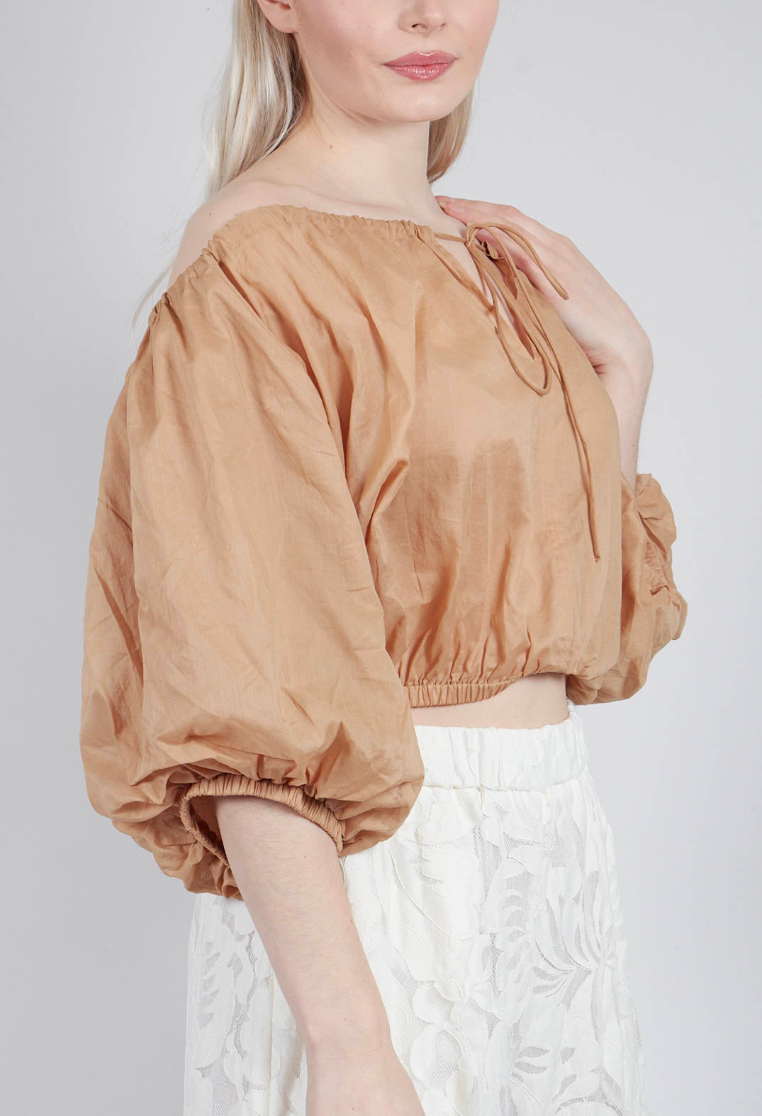 Cropped Prairie Blouse in Camel