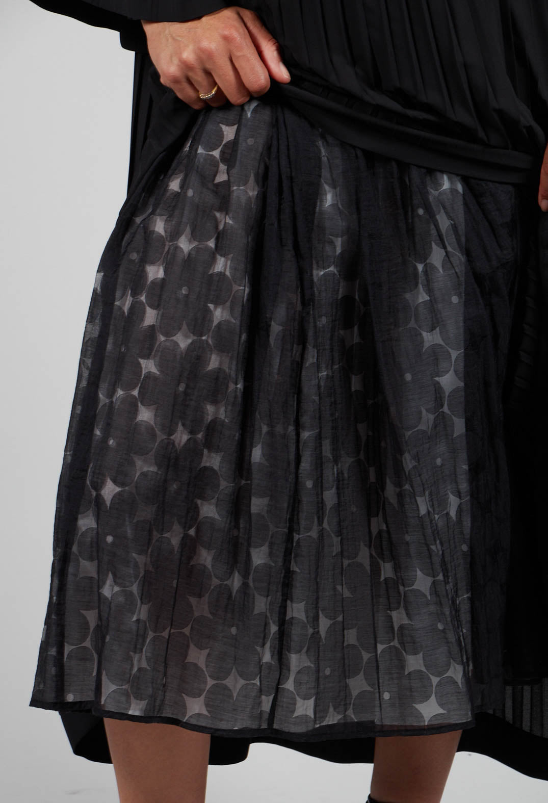 Flower Print Midi Skirt in Black