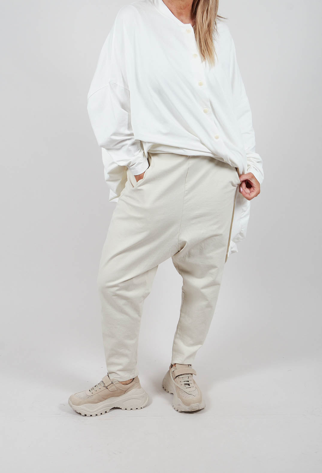 Wirksamen Trousers in Stroh