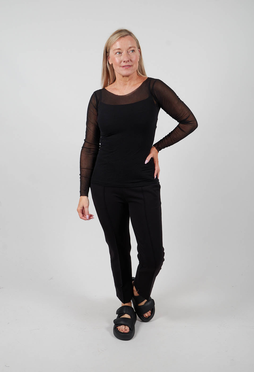 0R14 Top in Black