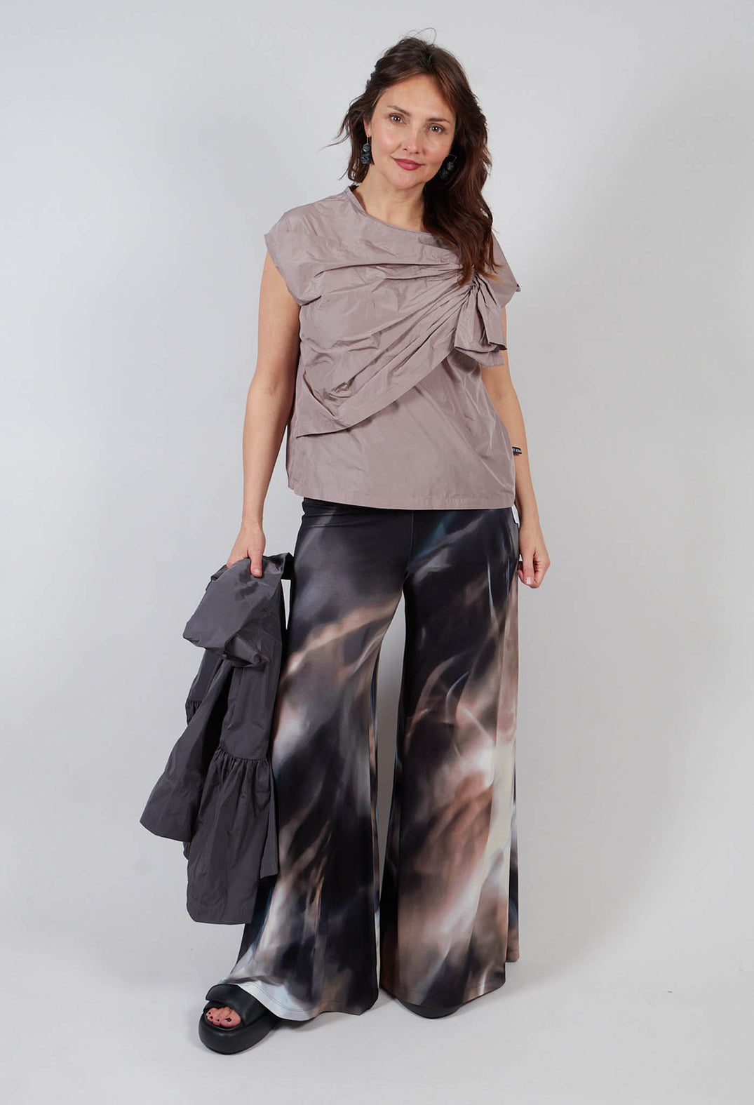 CIAN Top in Grey Brown