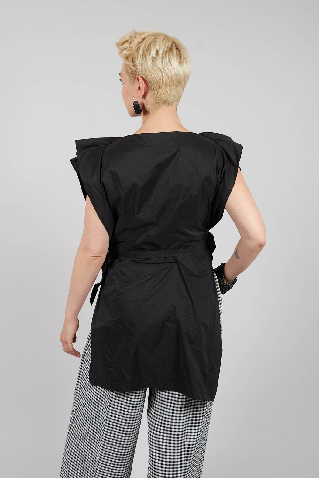 UTUS Top in Black